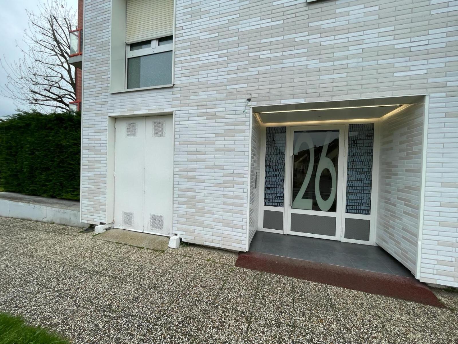 Ferienwohnung F3 Cosy A Cergy A 10 Minutes De La Gare Cergy Prefecture Et Proche Essec Exterior foto